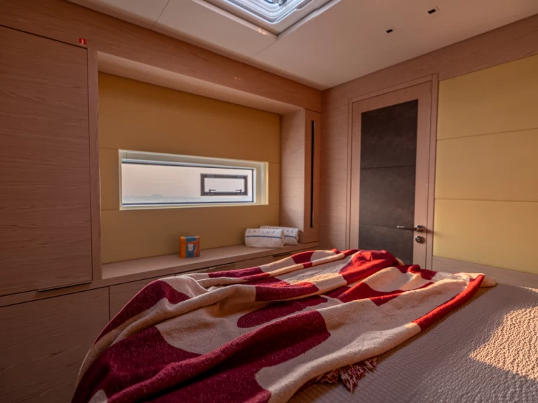 Yacht charter Salerno - Lagoon Lagoon Sixty 5 on SamBoat