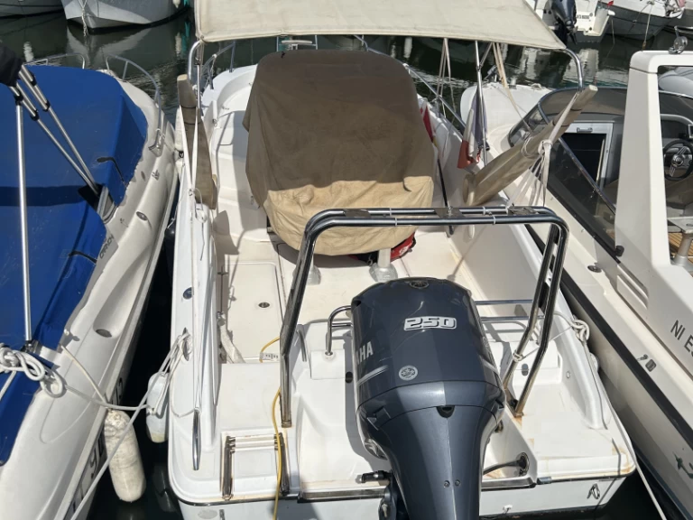 Yacht charter Mandelieu-la-Napoule - Sessa Marine Key Largo 24 on SamBoat