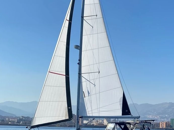 Yacht hire Palermo cheap Hunter 41 DS