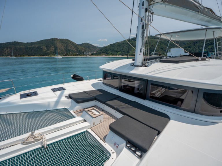 Yacht charter Olbia - Lagoon Lagoon 51 on SamBoat