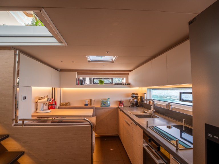 Charter a Lagoon Lagoon Sixty 5 in Salerno on Samboat