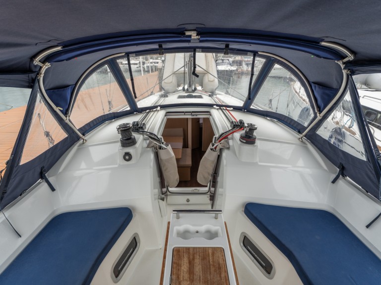 Sailboat to hire Salerno at the best price