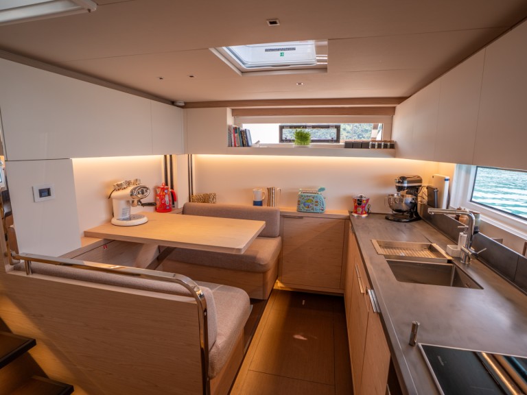 Yacht charter Olbia - Lagoon Lagoon Sixty 5 on SamBoat