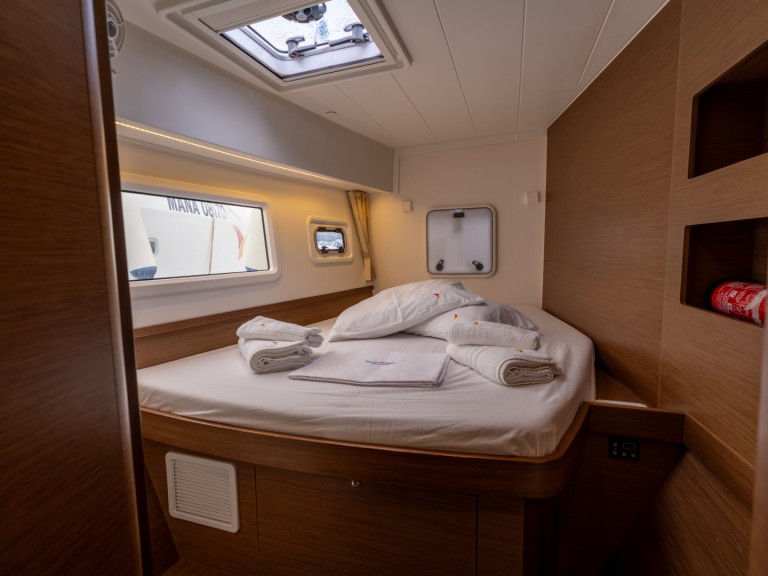 Catamaran hire in Salerno - Lagoon Lagoon 42