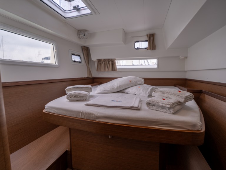 Catamaran to hire Salerno at the best price