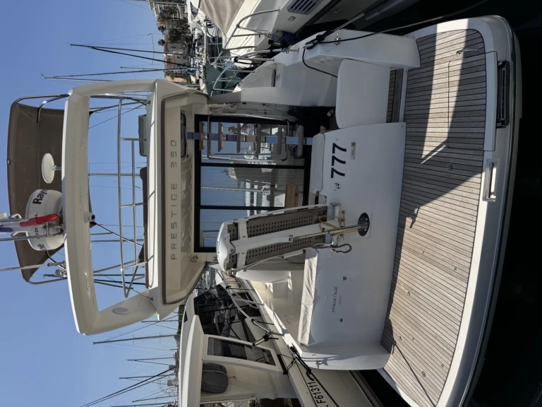Hire a Jeanneau Prestige 350 Fly Antibes