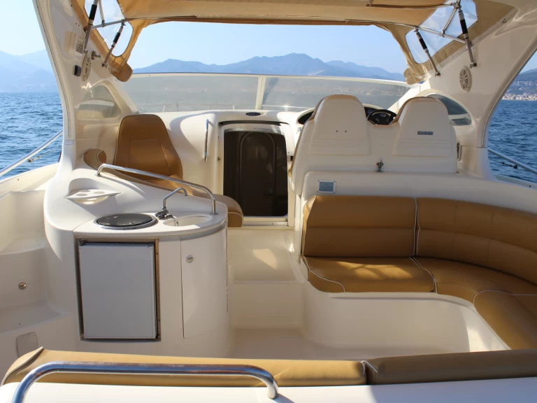 Charter a Gobbi Gobbi 365 SC in Marina d'Arechi on Samboat