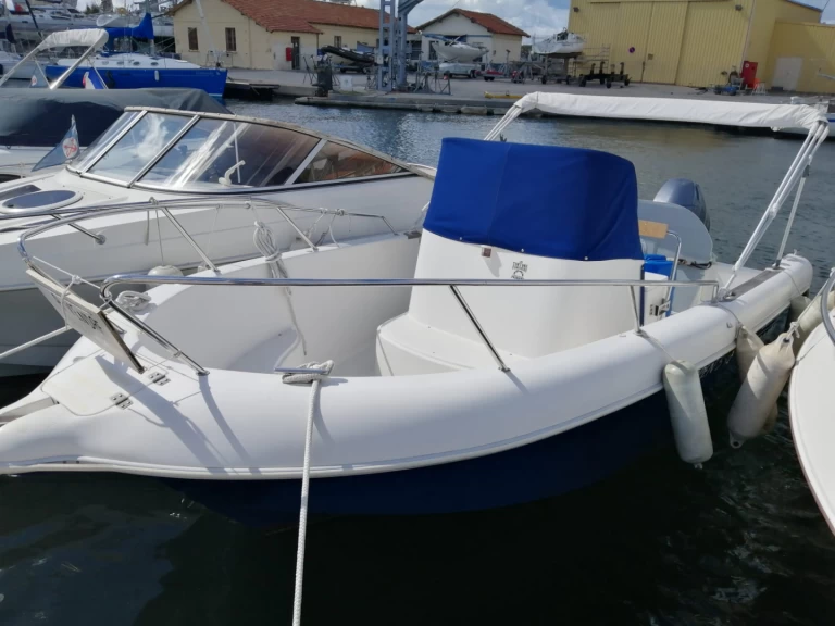 Pacific Craft Pacific Craft 550 Open charter bareboat or skippered in  Toulon