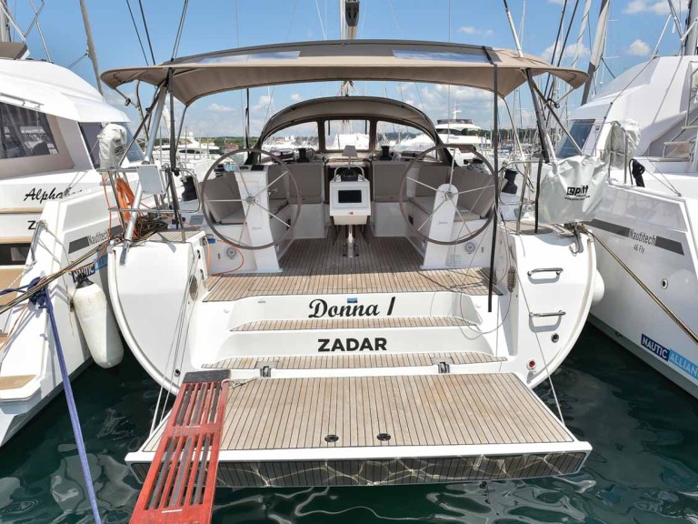Sailboat hire in Biograd na Moru - Bavaria Cruiser 51