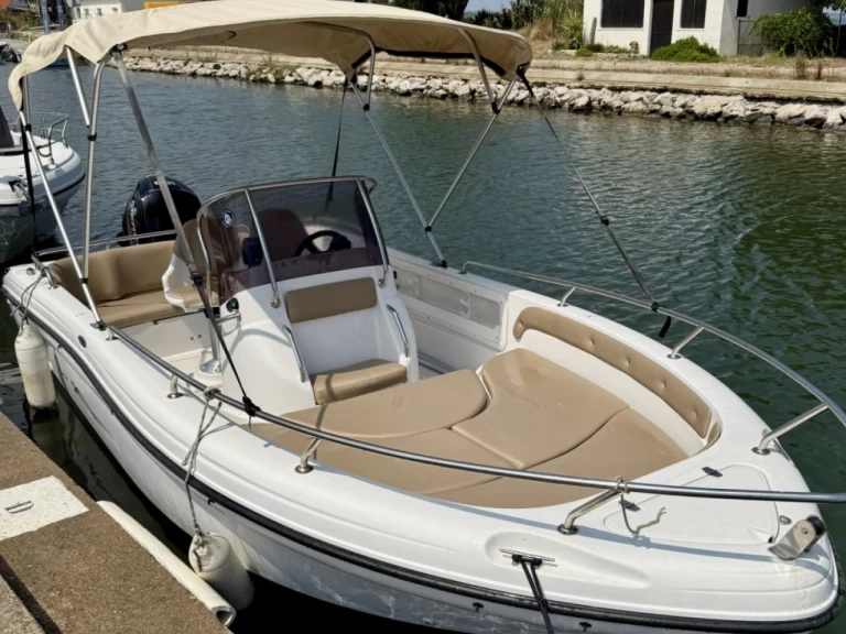 Charter a Ranieri Pathfinder in Carnon-Plage on Samboat