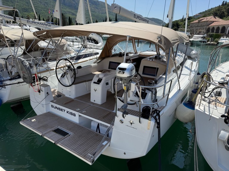 Jeanneau Sun Odyssey 410 charter bareboat or skippered in  Komolac