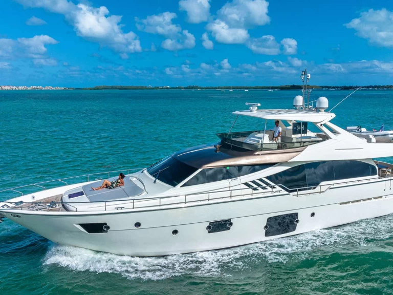 Yacht charter Miami - Ferretti HOYA SAXA on SamBoat