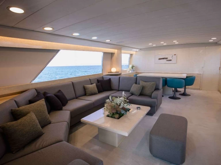 Luxury Yacht to hire Athens at the best price