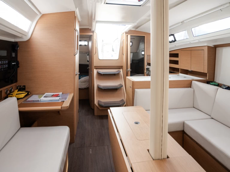 Hire Sailboat with or without skipper Jeanneau Castiglioncello