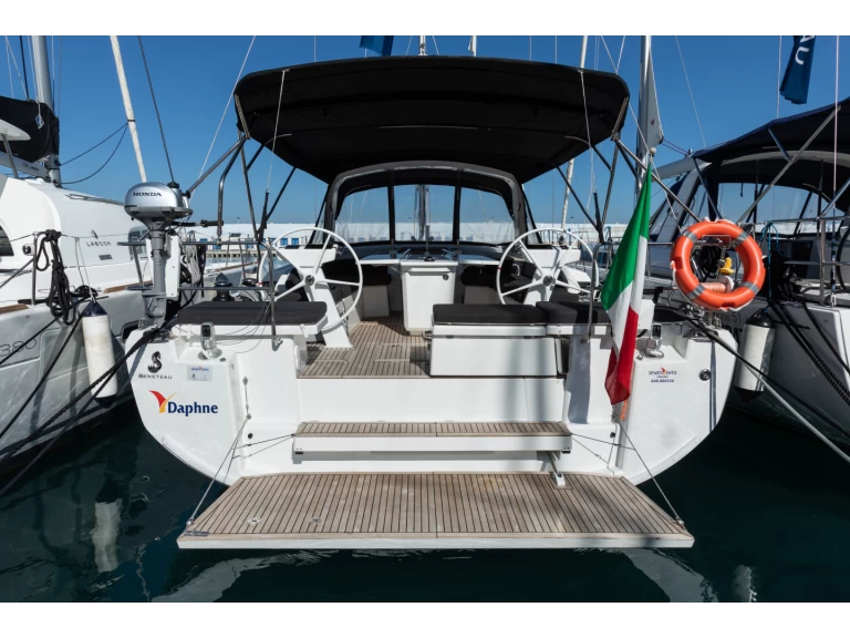 Sailboat to hire Capo d'Orlando at the best price
