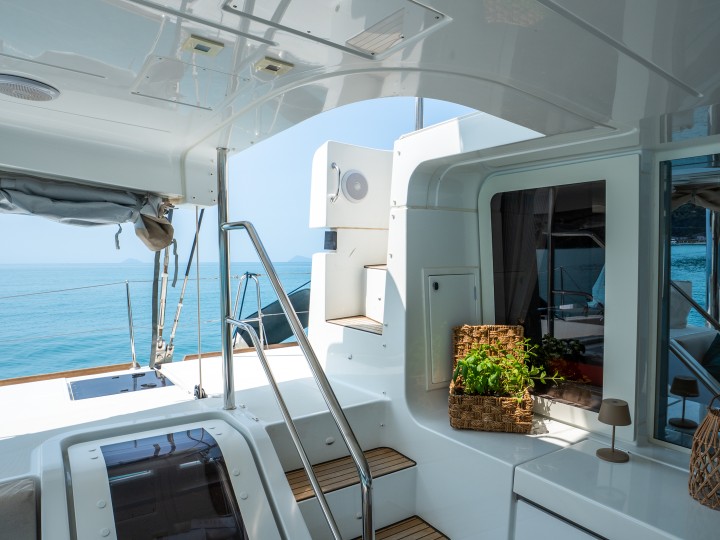 Yacht charter Capo d'Orlando - Lagoon Lagoon 52 F on SamBoat