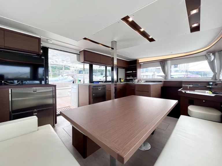 Catamaran hire in Capo d'Orlando - Lagoon Lagoon 46