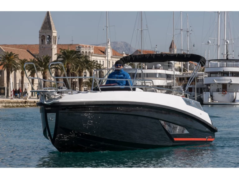 Charter a Arrow Arabis 23 Arrow Arabis 23 in Trogir on Samboat