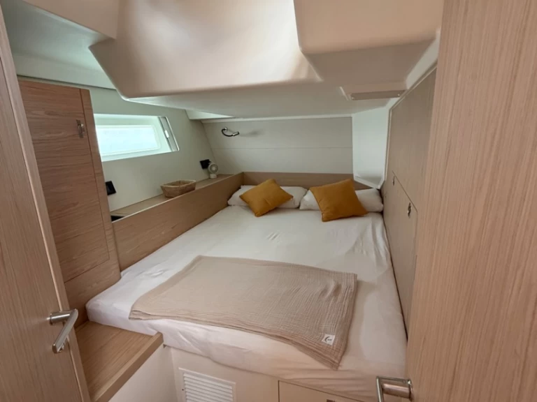 Yacht hire Cugnana Verde cheap First 53