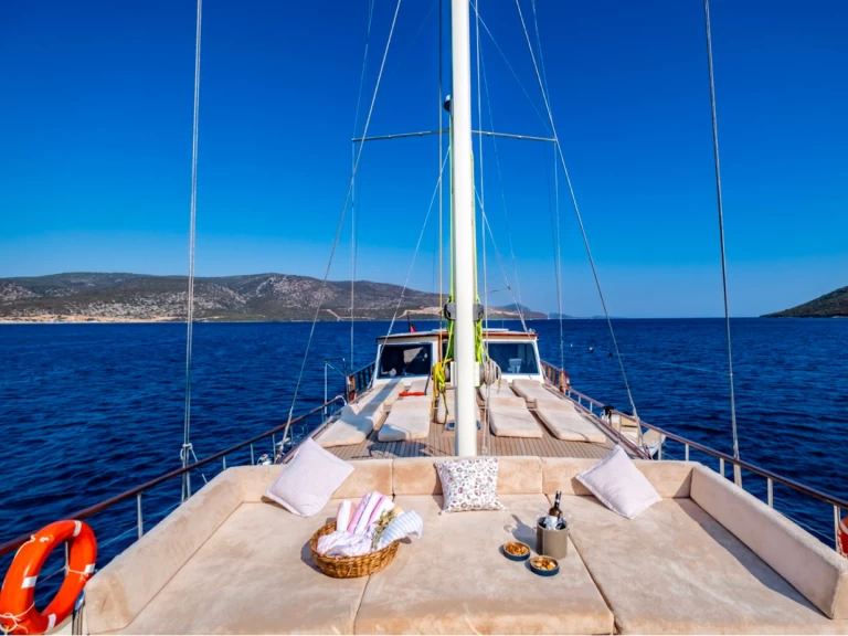 Sailboat to hire Bodrum at the best price