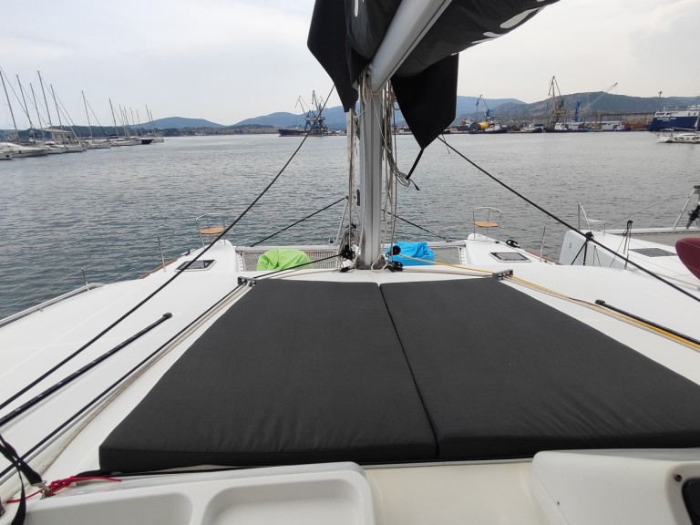 Hire a Lagoon Lagoon 450 F Volos