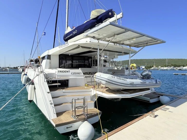 Catamaran hire in Sukošan - Leopard Leopard 50
