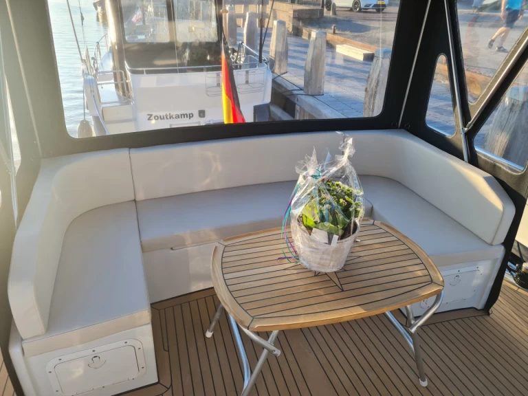 Hire Motorboat with or without skipper Gruno Akkrum