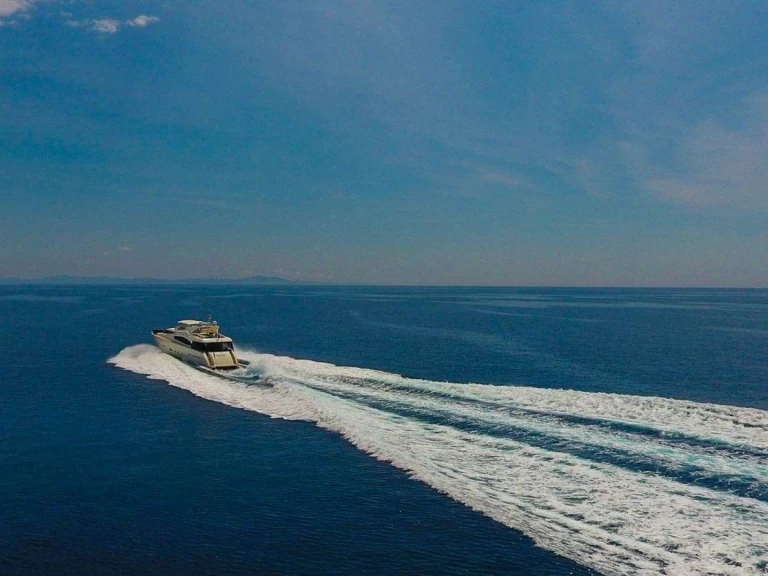 Charter a Ferretti MISS KATARIINA in Seget Donji on Samboat