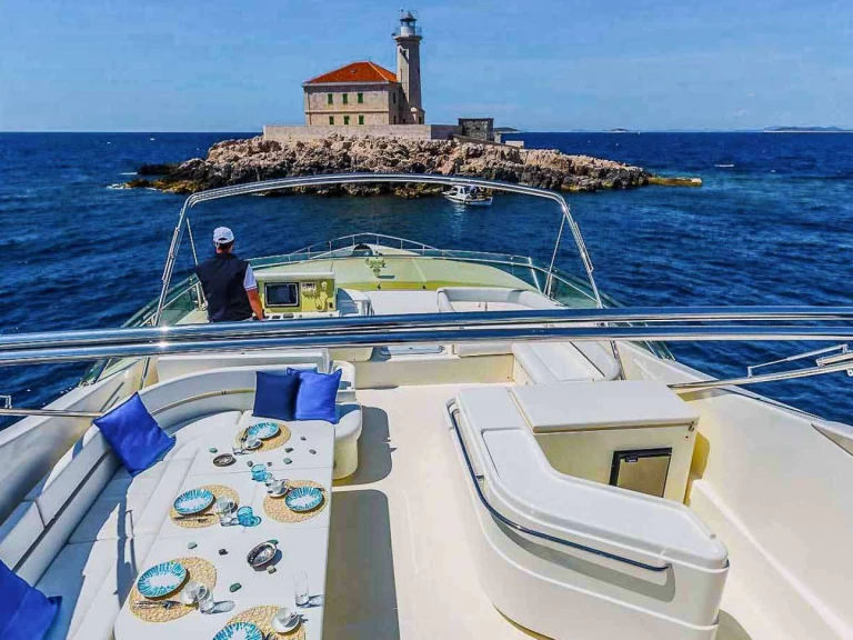 Hire Luxury Yacht Ferretti with a boat licence