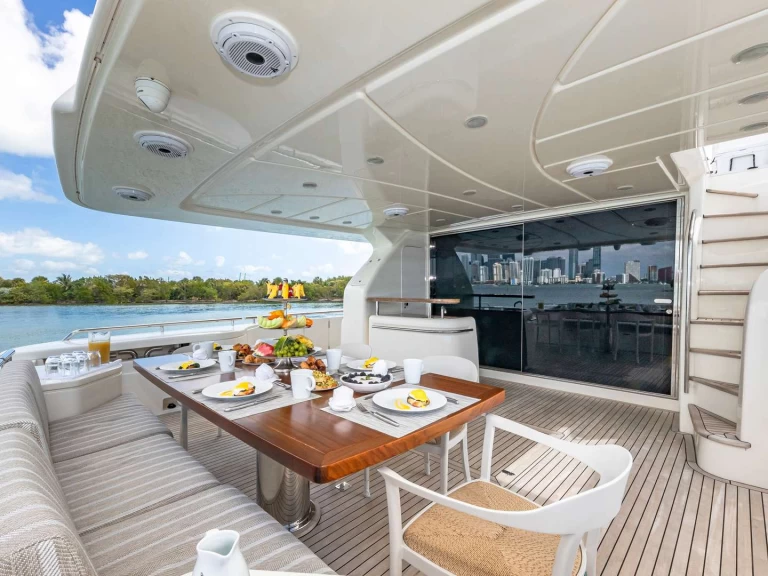 Charter a Ferretti HOYA SAXA in Miami on Samboat