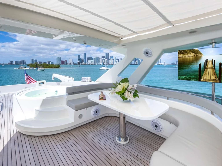 Hire Luxury Yacht with or without skipper Ferretti Miami