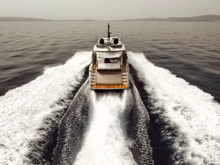 Yacht charter Seget Donji - Azimut MYNE on SamBoat