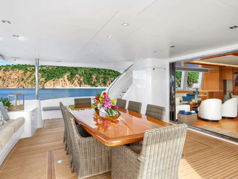 Hire a Horizon SEAGLASS 74 British Virgin Islands (BVI)