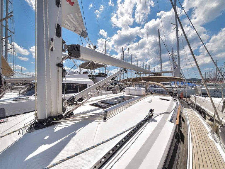 Sailboat to hire Biograd na Moru at the best price