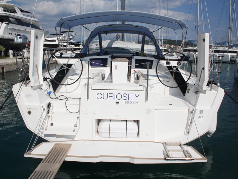 Charter a Dufour Dufour 41 in Seget Donji on Samboat