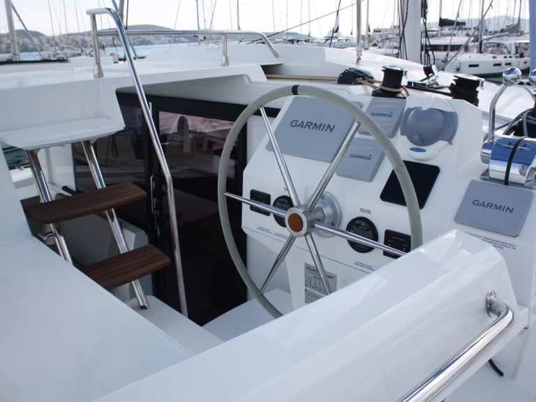Catamaran hire in Seget Donji - Fountaine Pajot Astrea 42