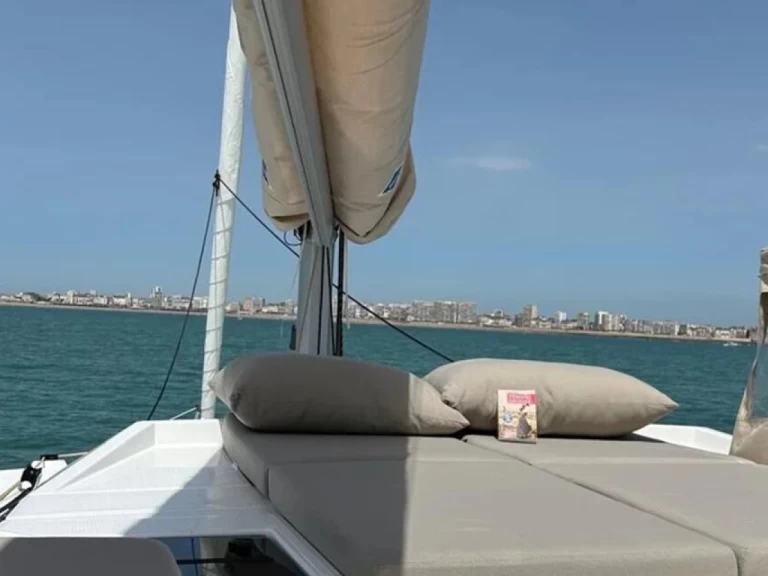Hire Catamaran Fountaine Pajot with a boat licence