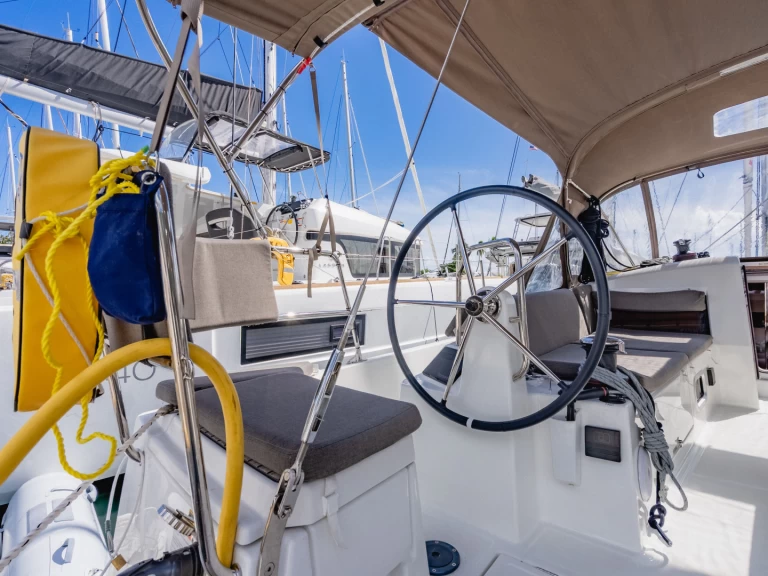 Sailboat to hire Road Town at the best price