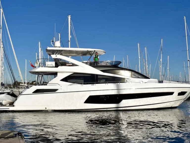 Hire a Sunseeker Sunseeker 75 Seget Donji