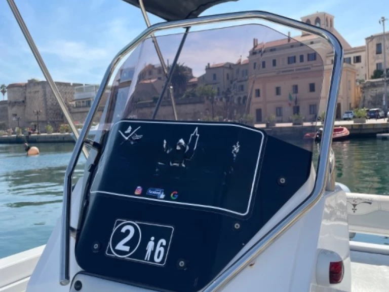 Hire a Trimarchi Nica 530 Alghero