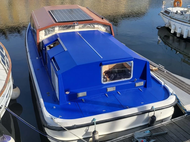 Hire Canal boat with or without skipper Porter and Haylett Redon