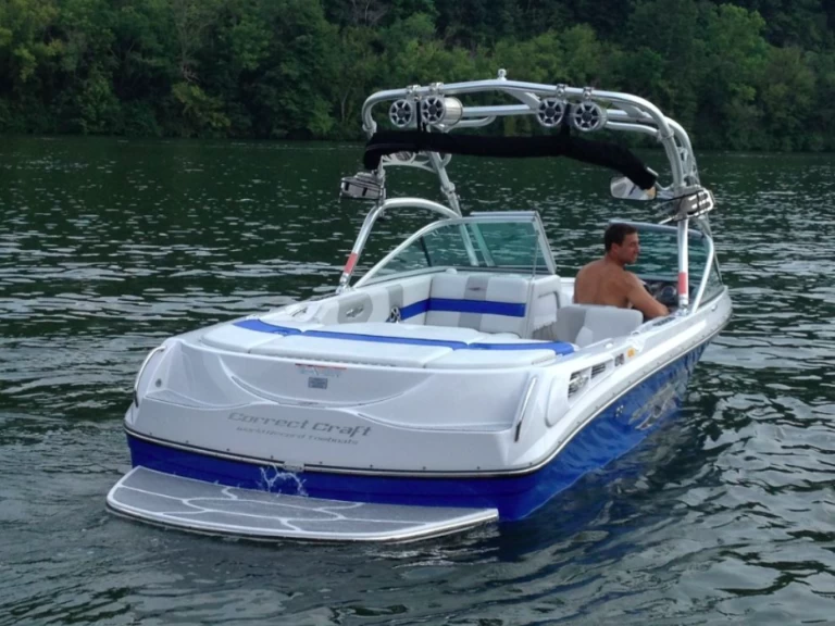 Yacht charter Sevrier - Nautique Correct Craft Competition Ski Boat 2001 on SamBoat