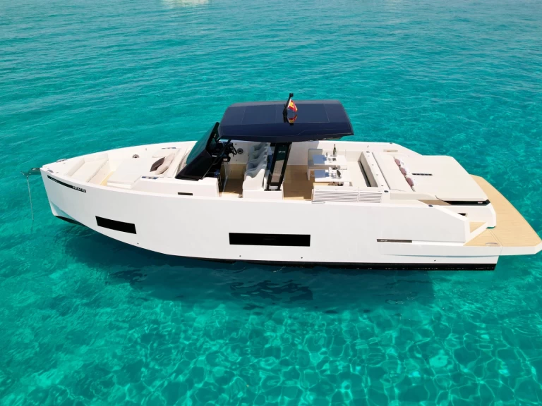 Yacht charter Ibiza Town - Cranchi Antonio d42 on SamBoat