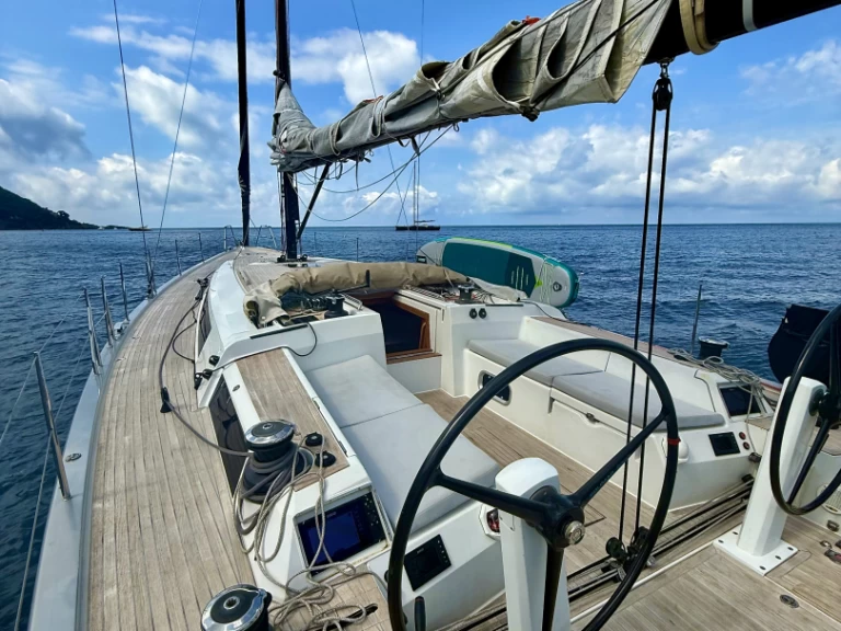 Hire Sailboat Grand Soleil with a boat licence