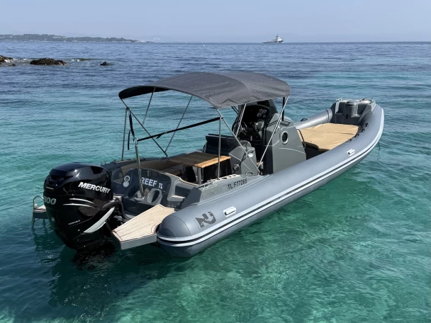 Hire a Jeanneau Cap Camarat 7.5 WA Serie 2 Gapeau