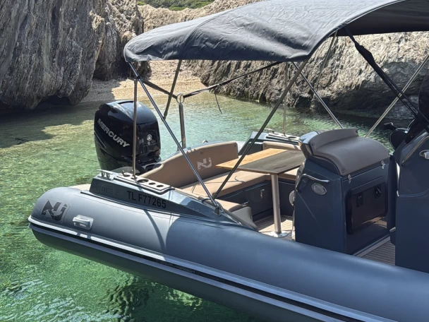 Motorboat hire in Gapeau - Jeanneau Cap Camarat 7.5 WA Serie 2