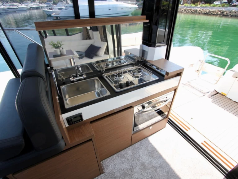 Jeanneau NCC 33 charter bareboat or skippered in  Buchholz
