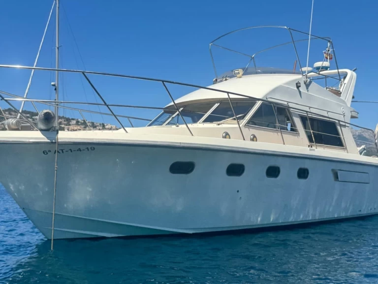 Motorboat to hire Barcelona at the best price