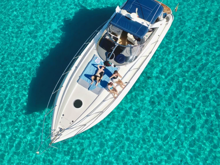 Yacht charter Cannigione - Sunseeker Camargue 44 on SamBoat