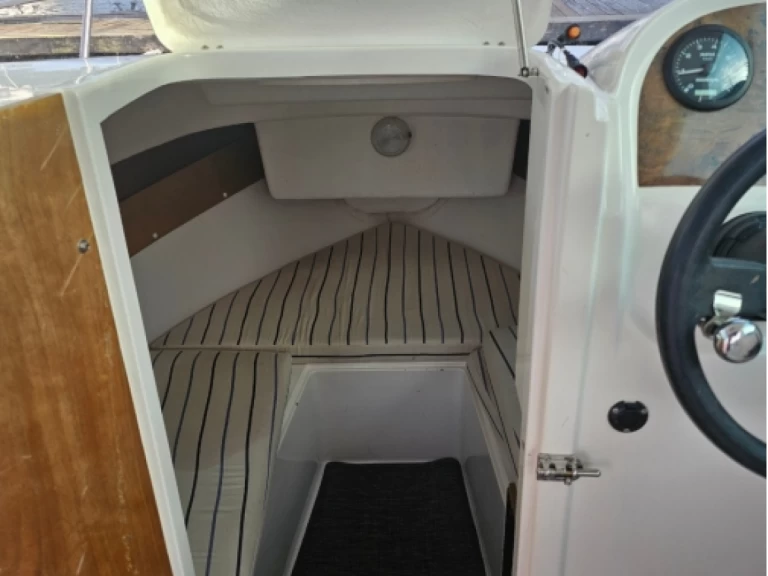 Motorboat hire in Vigo - Jeanneau Cap Camarat 575